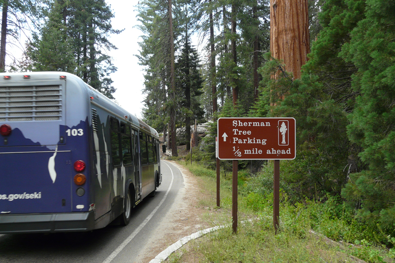 Navette de bus en route pour le parking du Sherman