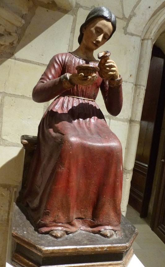 statue