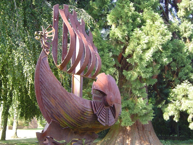 Séquoia géant et Drakkar