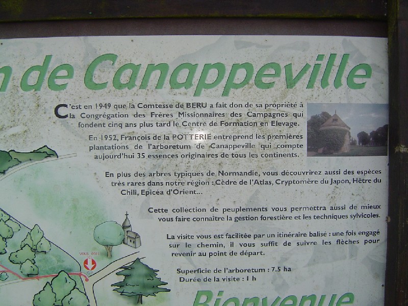 Panneau à l'entrée de l'arboretum
